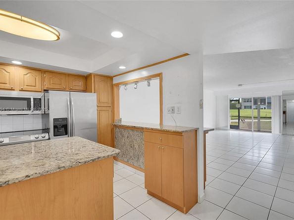 8940 S Hollybrook Blvd 109, Pembroke Pines FL 33025