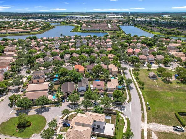 1568 SE 20th Ter, Homestead FL 33035