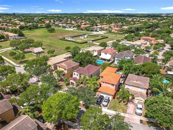 1568 SE 20th Ter, Homestead FL 33035