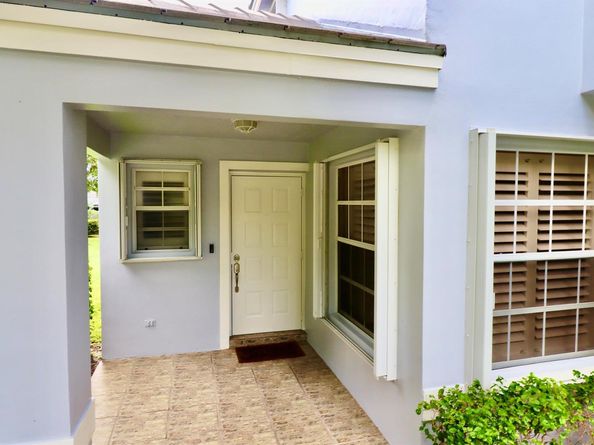 2884 Chapel Hill Court, Davie FL 33328