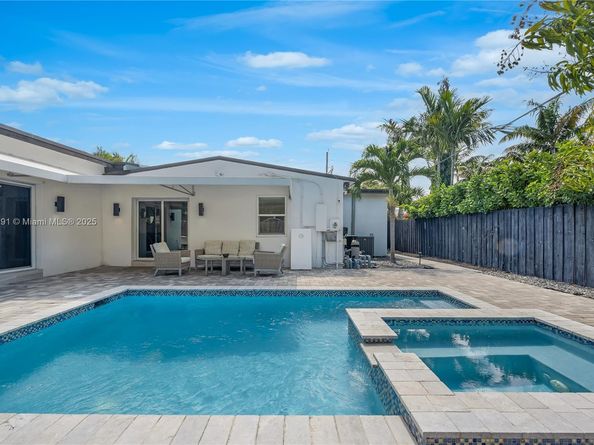 1785 NE 15th St, Fort Lauderdale FL 33304