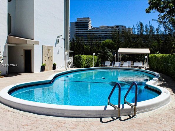 400 Diplomat Pkwy 410, Hallandale Beach FL 33009