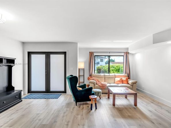 8773 SW 36th St, Miami FL 33165