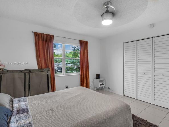 8501 NW 8th St 105, Miami FL 33126