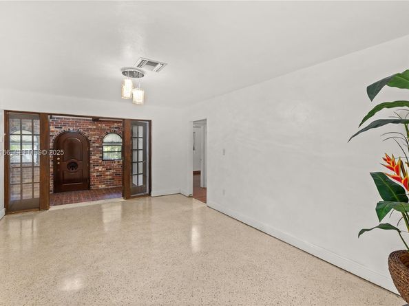 612 Minorca Ave, Coral Gables FL 33134