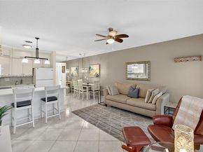 800 SW 10th Ter 4T, Hallandale Beach FL 33009