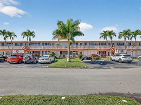 800 SW 10th Ter 4T, Hallandale Beach FL 33009