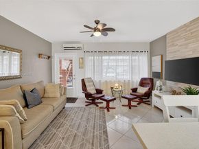 800 SW 10th Ter 4T, Hallandale Beach FL 33009