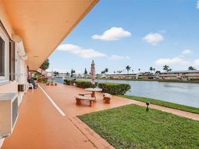 800 SW 10th Ter 4T, Hallandale Beach FL 33009