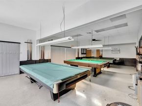 800 SW 10th Ter 4T, Hallandale Beach FL 33009