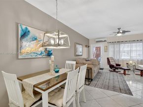 800 SW 10th Ter 4T, Hallandale Beach FL 33009