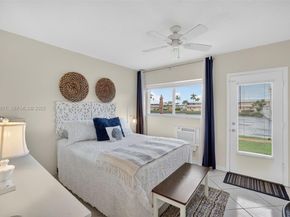 800 SW 10th Ter 4T, Hallandale Beach FL 33009