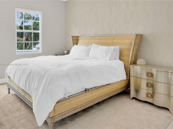 3907 NE 170th St 3907, North Miami Beach FL 33160