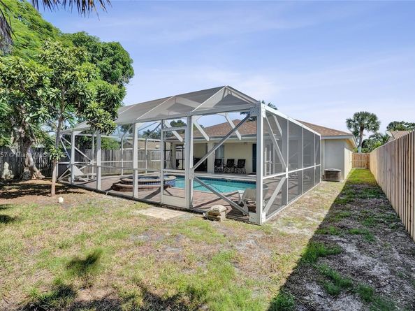 1607 S N St, Lake Worth FL 33460