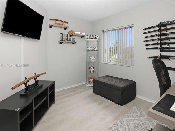 19386 NW 13th St, Pembroke Pines FL 33029