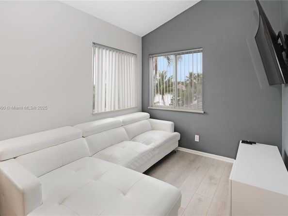 19386 NW 13th St, Pembroke Pines FL 33029
