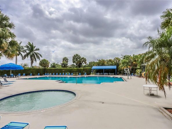 19386 NW 13th St, Pembroke Pines FL 33029