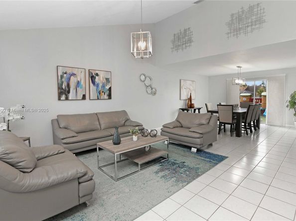 19386 NW 13th St, Pembroke Pines FL 33029