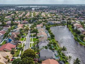 19386 NW 13th St, Pembroke Pines FL 33029