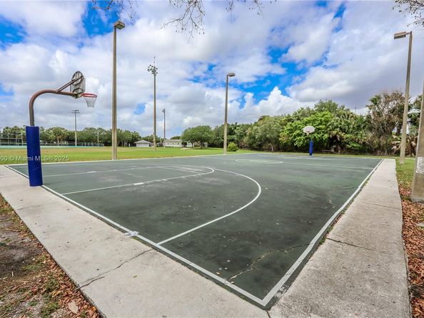19386 NW 13th St, Pembroke Pines FL 33029