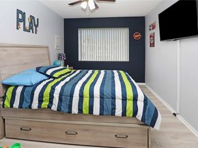 19386 NW 13th St, Pembroke Pines FL 33029