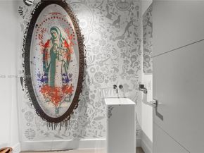 1749 NE Miami Ct 605, Miami FL 33132