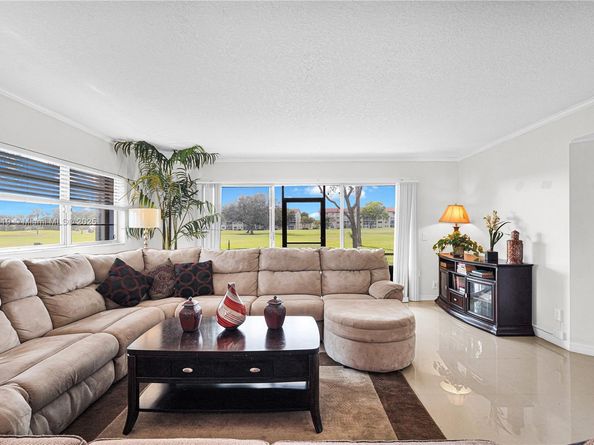 12650 SW 6th St 101K, Pembroke Pines FL 33027