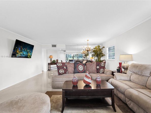12650 SW 6th St 101K, Pembroke Pines FL 33027