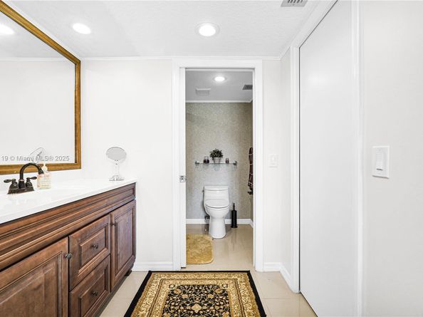 12650 SW 6th St 101K, Pembroke Pines FL 33027