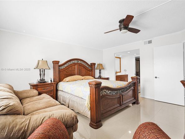 12650 SW 6th St 101K, Pembroke Pines FL 33027