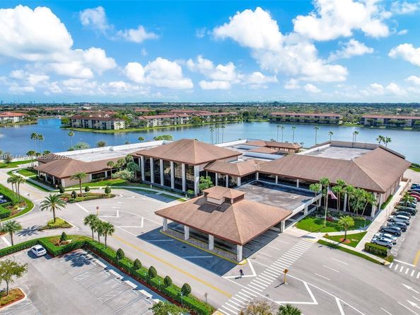 12650 SW 6th St 101K, Pembroke Pines FL 33027