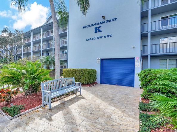 12650 SW 6th St 101K, Pembroke Pines FL 33027
