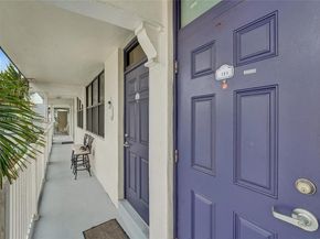 322 Taylor St 1D, Hollywood FL 33019