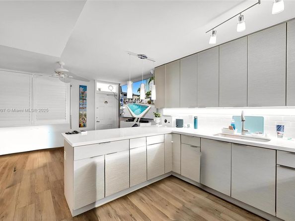 322 Taylor St 1D, Hollywood FL 33019