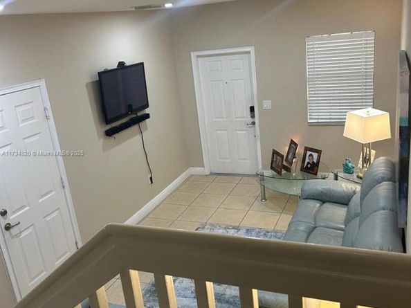 3717 NE 4th St 3717, Homestead FL 33033