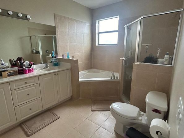 3717 NE 4th St 3717, Homestead FL 33033