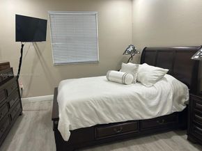 3717 NE 4th St 3717, Homestead FL 33033