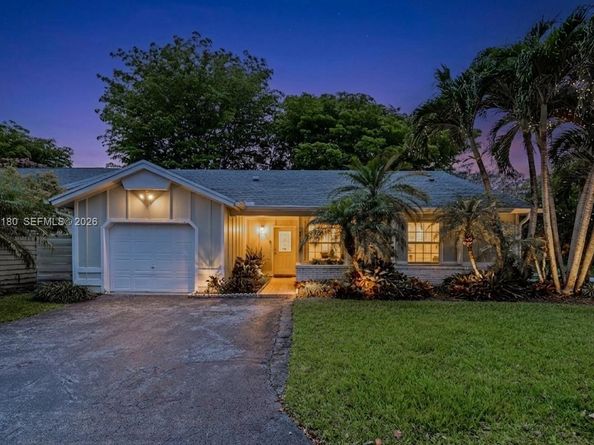 14812 SW 140th Pl, Miami FL 33186