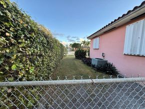 9951 SW 39th Ter, Miami FL 33165