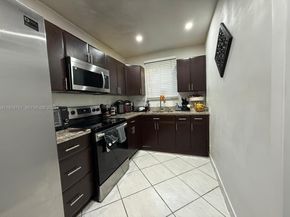 9951 SW 39th Ter, Miami FL 33165