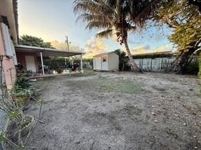 9951 SW 39th Ter, Miami FL 33165
