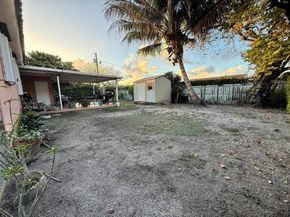 9951 SW 39th Ter, Miami FL 33165