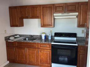 4717 SW 33rd Ave 202, Dania Beach FL 33312