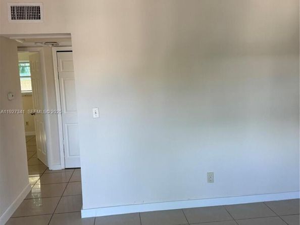 4717 SW 33rd Ave 202, Dania Beach FL 33312