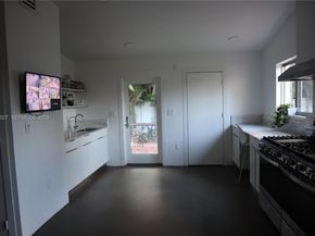 937 NE 171st St, Miami FL 33162