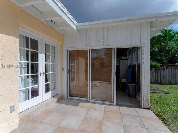 4250 SW 10th St, Miami FL 33134