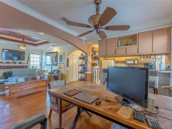 4250 SW 10th St, Miami FL 33134