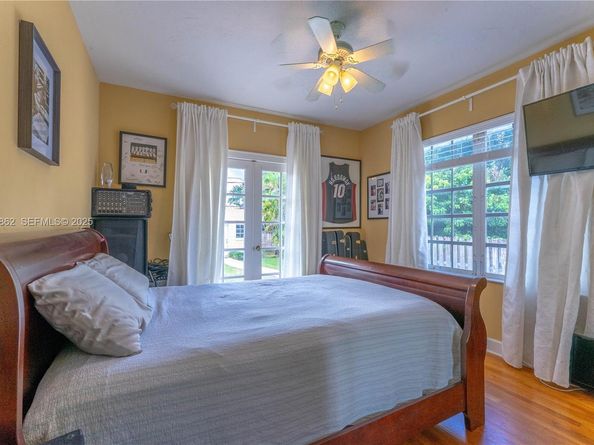 4250 SW 10th St, Miami FL 33134