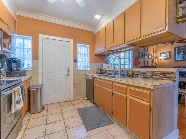 4250 SW 10th St, Miami FL 33134