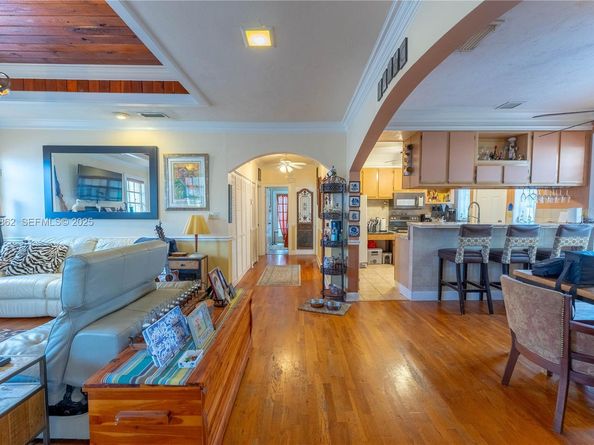 4250 SW 10th St, Miami FL 33134